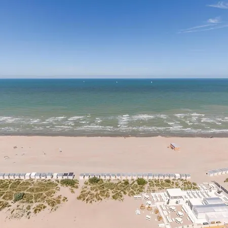 Excellent Southern Furnished With Beautiful Sea View Apartment Nieuwpoort